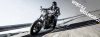 Kierowca Harley-Davidson na górskiej drodze na oponach Dunlop