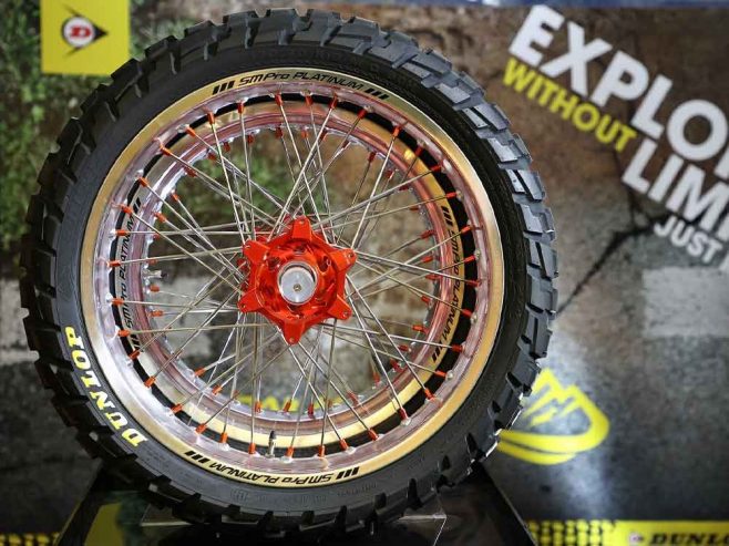 Dunlop Trailmax Raid allows adventure riders to explore without limits.