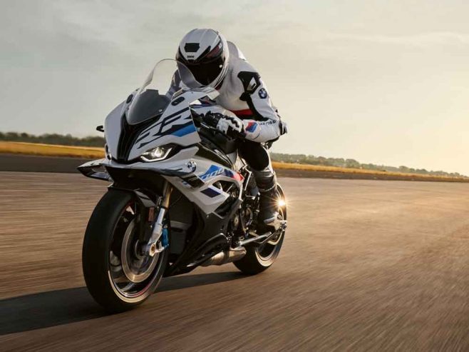 BMW wählt Dunlop SportSmart TT für neue S 1000 RR.