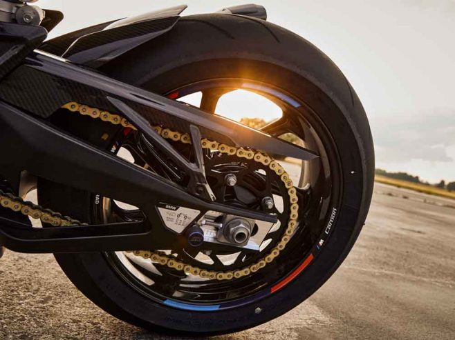 BMW wählt Dunlop SportSmart TT für neue S 1000 RR.