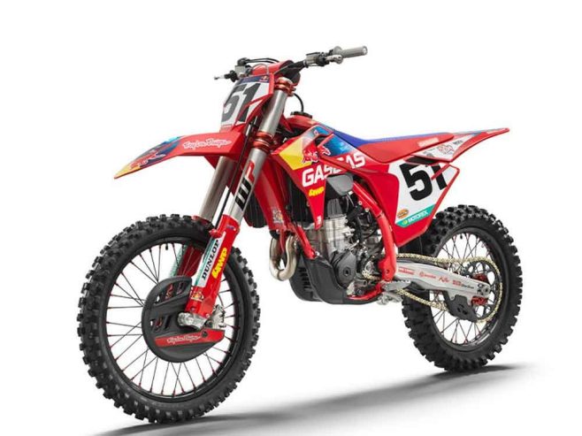 Dunlop Geomax MX33 chosen as original fitment for factory edition motocross bikes.