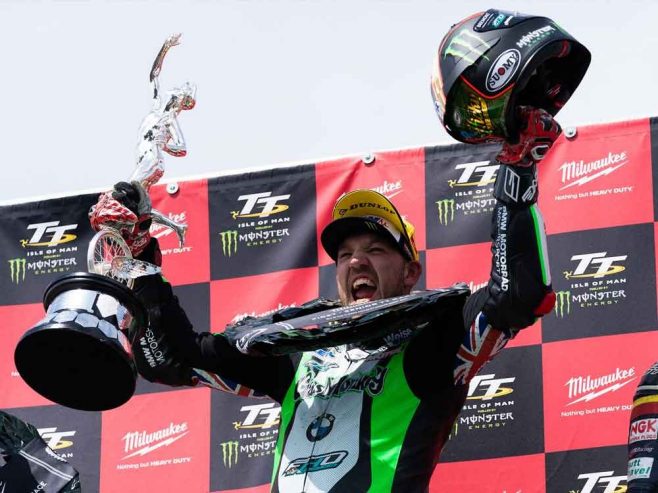 I pneumatici Dunlop trionfano all'Isola di Man.