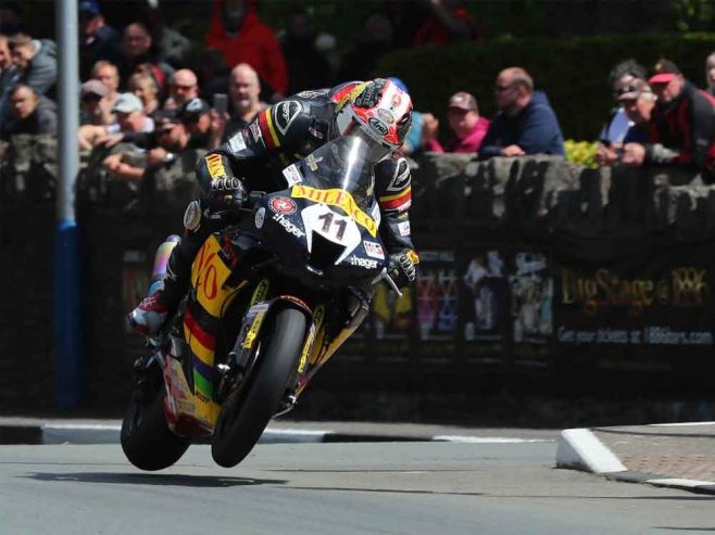 I pneumatici Dunlop trionfano all'Isola di Man.