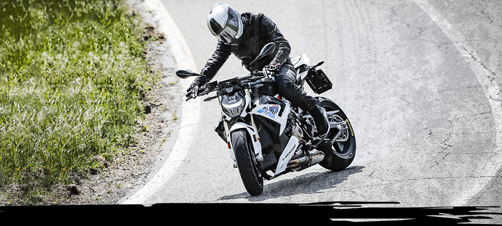 Honda CB 1000R με ελαστικά Dunlop SportSmart Mk3 αγωνιστικά σε ανοιχτό δρόμο