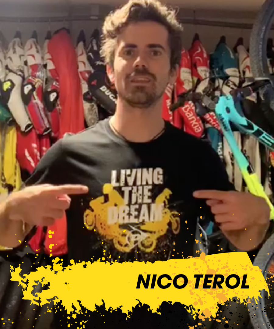 Nico Terol φορώντας το μπλουζάκι Dunlop Living the Dream