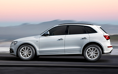 Audi Q5 fitted with Dunlop 4x4 tyres designed for on and off road use