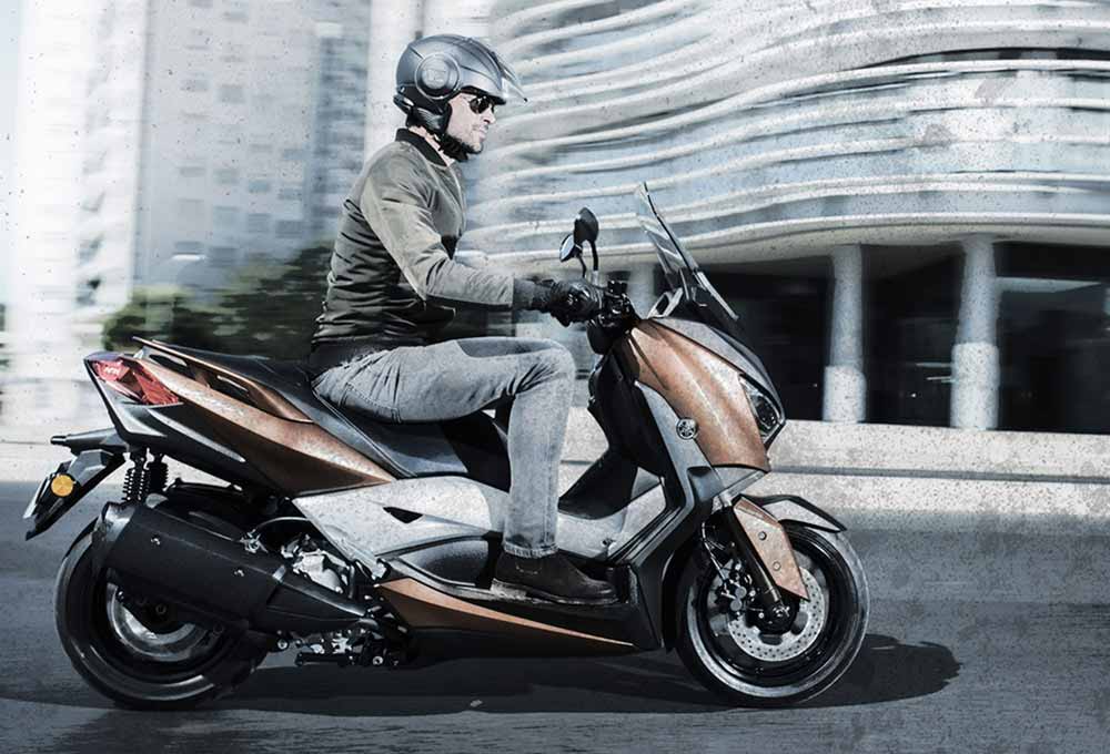 Yamaha X-Max 300 rider on Dunlop Scootsmart tyres