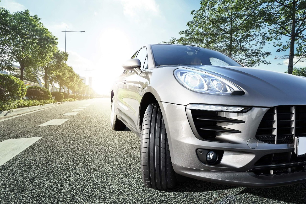 Dunlop Sport Maxx RT 2 SUV tyre on Porsche