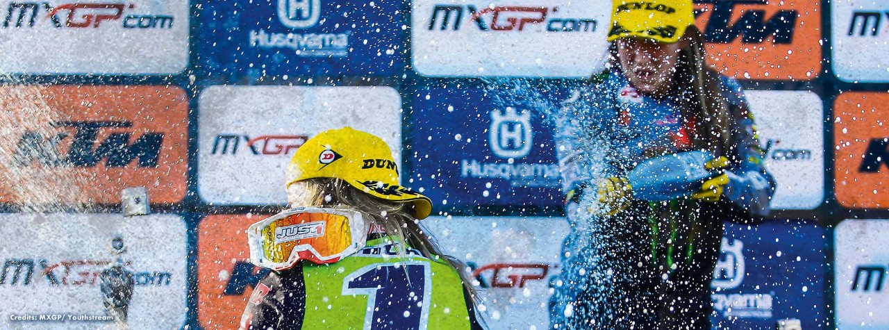 Celebración del podio de Courtney Duncan y Kiara Fontanesi WMX