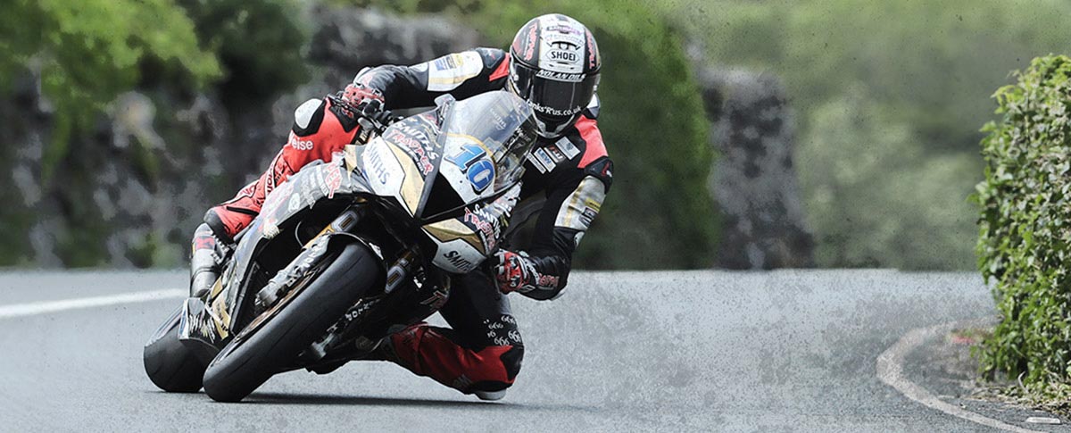 Peter Hickman IOM TT Supersport Winner 2019 auf Dunlop D213 GP Pro Reifen