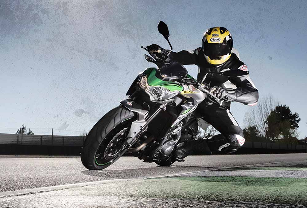 Pneus hypersport Dunlop SportSmart Mk3 sur la piste