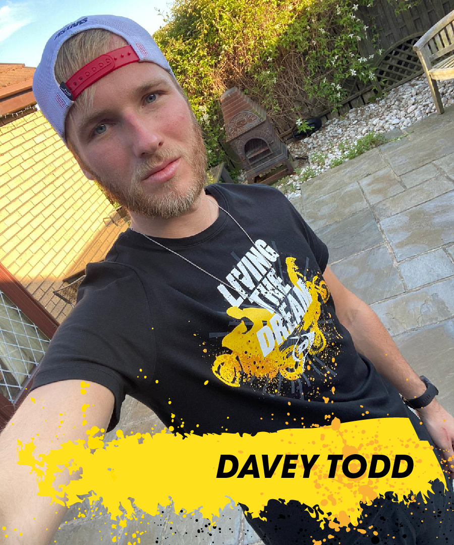 Davey Todd som bruker Dunlop Living the Dream t-skjorte