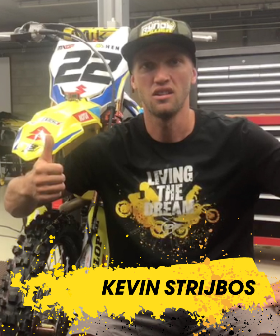 Kevin Strijbos com a t-shirt Living the Dream da Dunlop